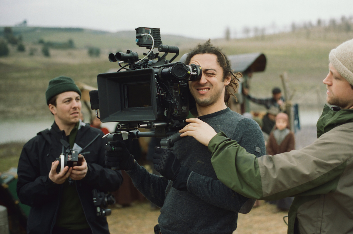 Jonas Carpignano sul set di A Ciambra