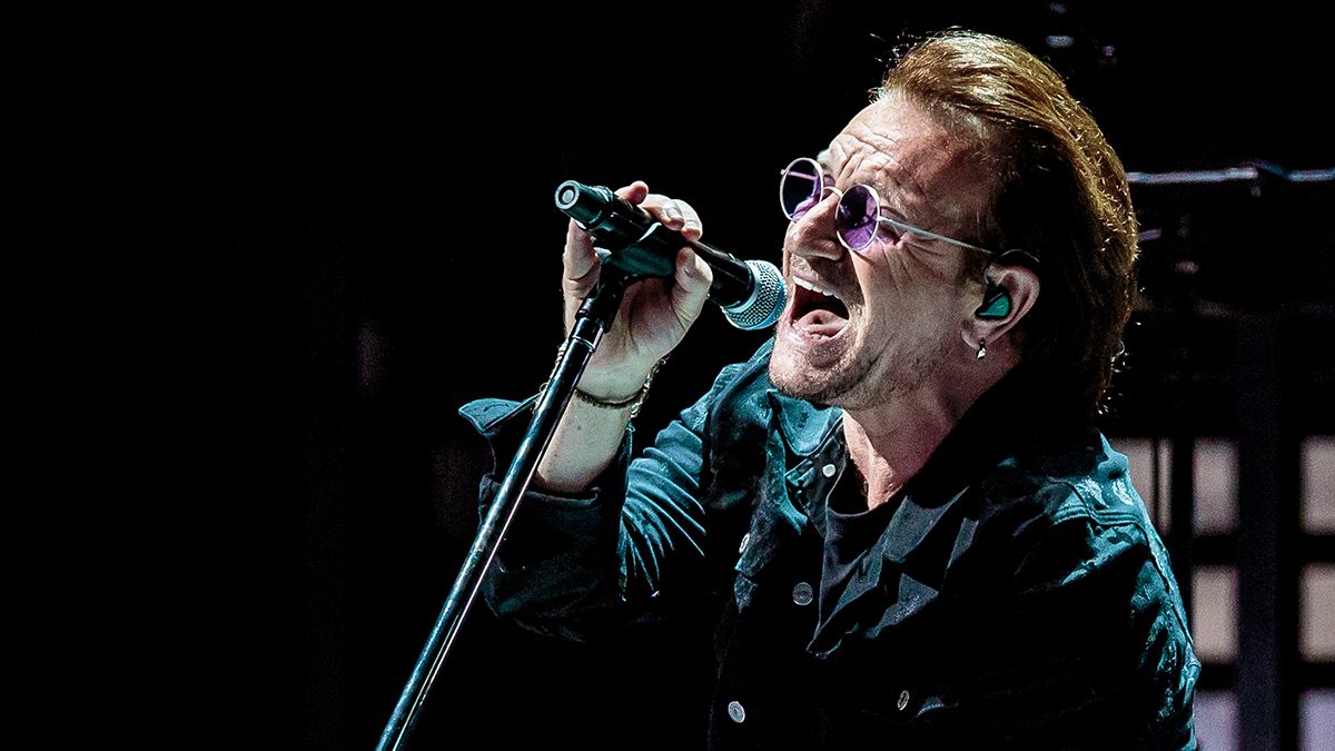 Bono durante un concerto