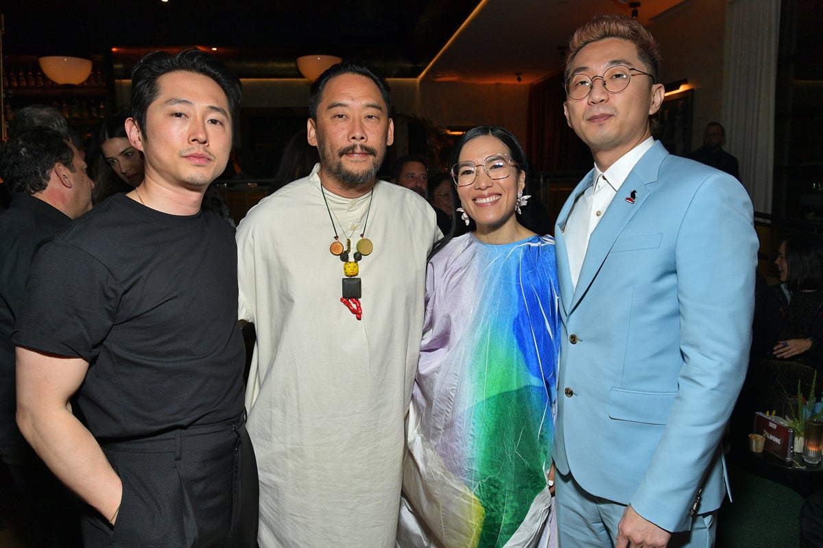 Steven Yeun, David Choe, Ali Wong e Lee Sung Jin alla prima di Beef - Lo scontro al Netflix Tudum Theater di Los Angeles