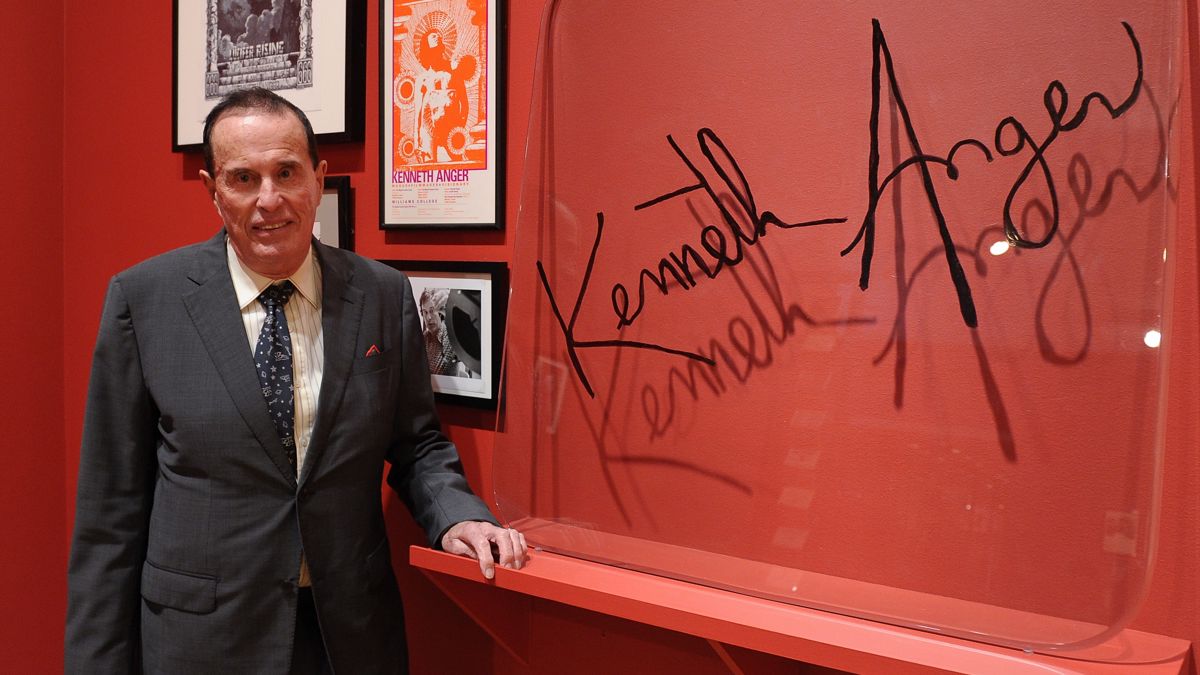 Kenneth Anger al MOCA Members' Opening For Naked Hollywood: Weegee. Los Angeles, 2011