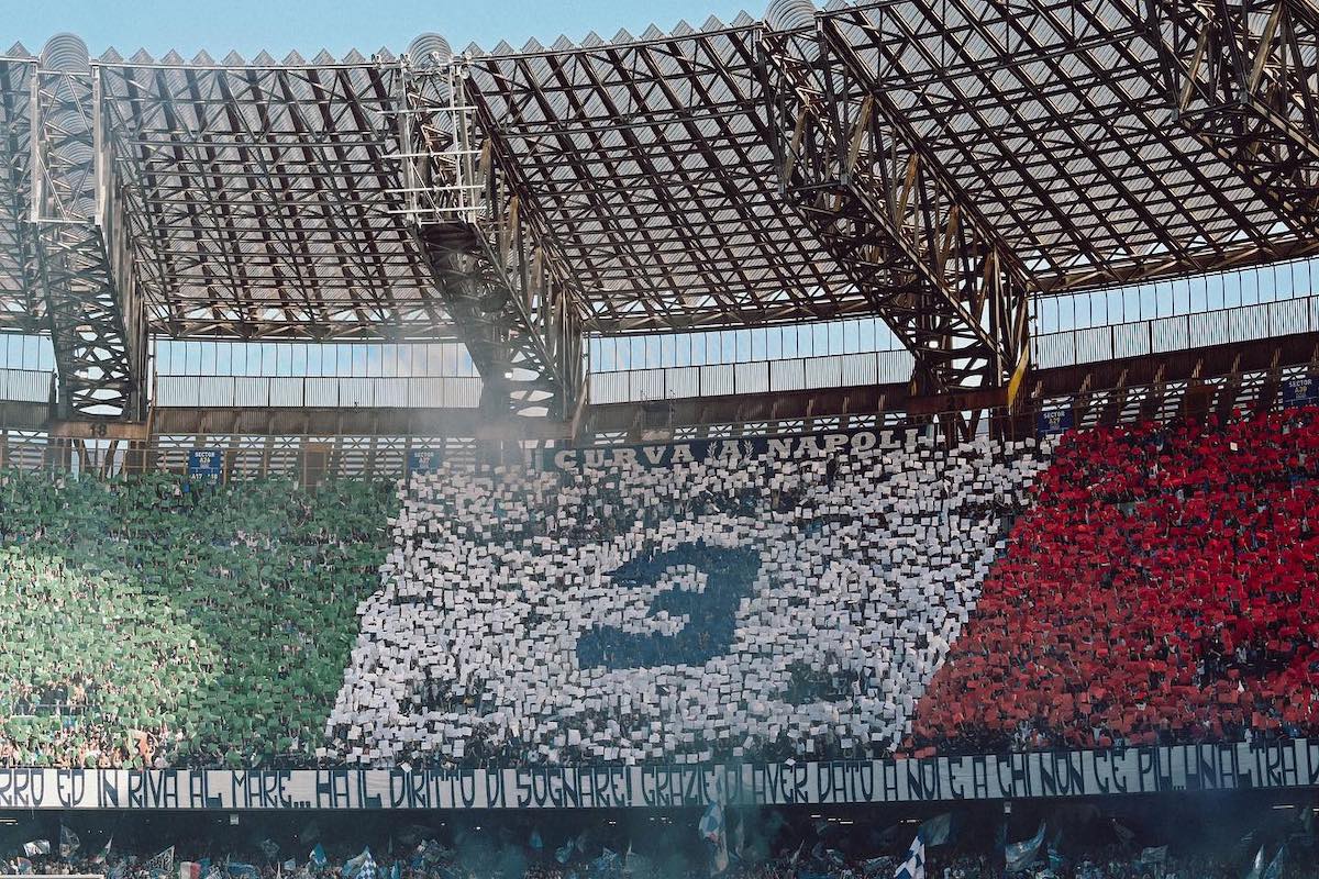 Stadio Diego Armando Maradona, Napoli, coreografia dei tifosi per il terzo scudetto