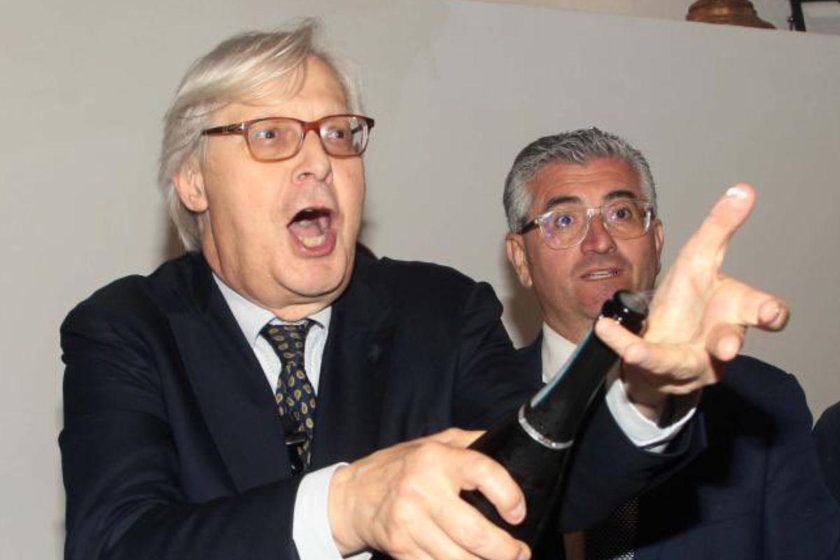 Vittorio Sgarbi festeggia la sua vittoria come sindaco di Arpino (Frosinone)
