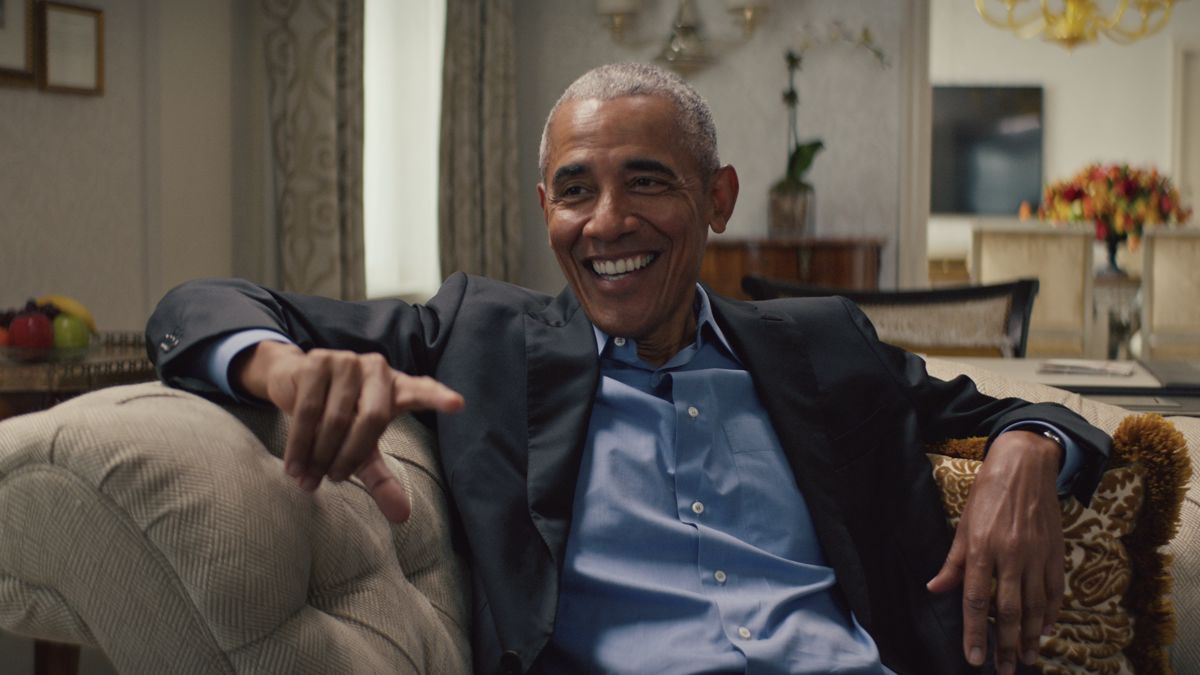 Barack Obama in una scena di Working: lavorare e vivere