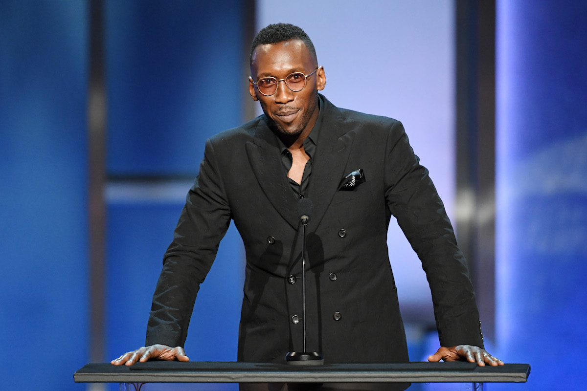 Mahershala Ali sul palco durante la 47esima edizione del AFI Life Achievement Award nel 2019