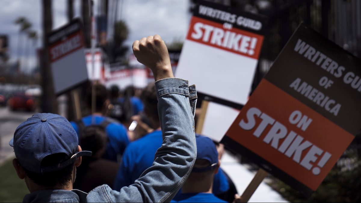 Sciopero degli sceneggiatori a Los Angeles indetto dal sindacato (WGA)