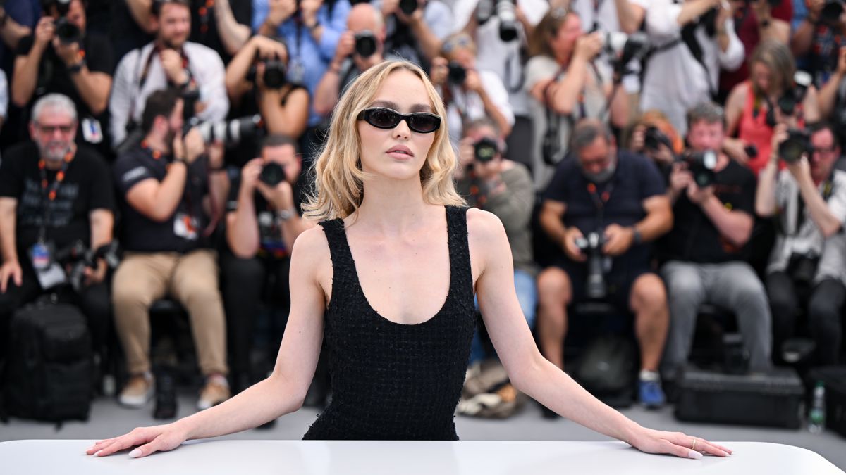 Lily-Rose Depp al photocall di The Idol a Cannes 76