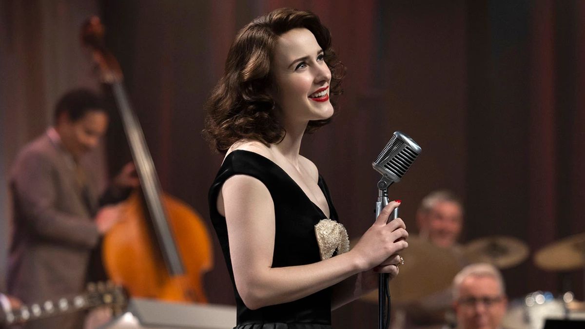 Rachel Brosnahan in una scena di La fantastica Signora Maisel