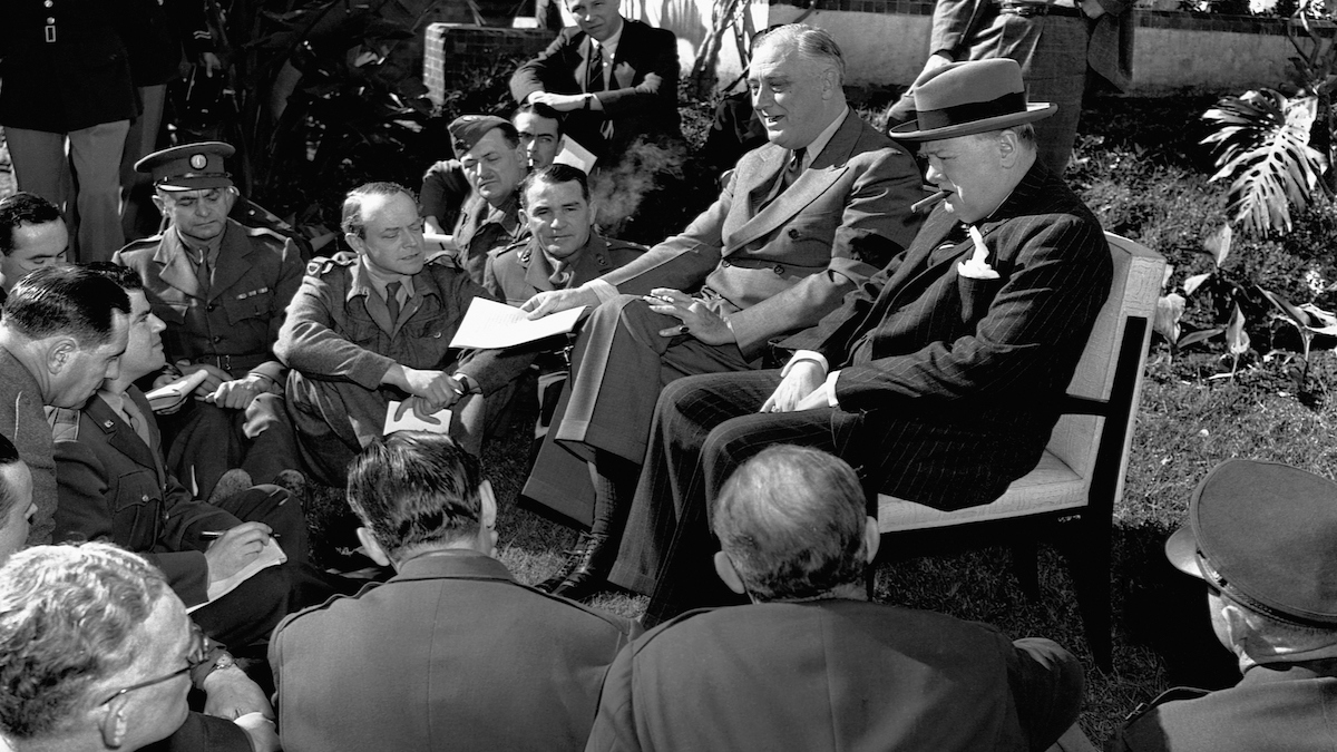 Franklin Delano Roosevelt e Winston Churchill parlano ai giornalisti durante la Conferenza di Casablanca (1943)