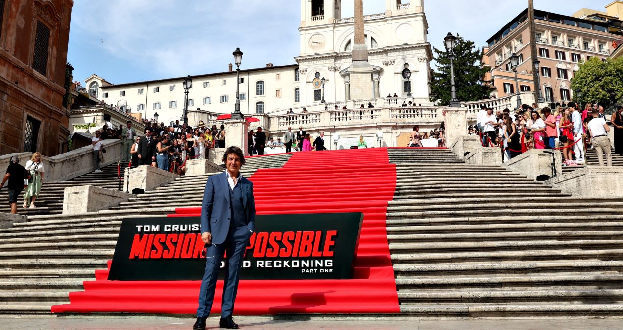 Tom Cruise a Trinità dei Monti per il red carpet di Mission: Impossible 7