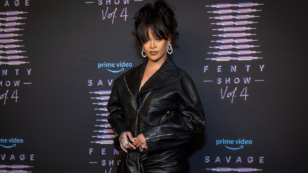 Rihanna verso il Met Gala 2024, senza follie da red carpet: “Giocherò solo con trucco e acconciature”