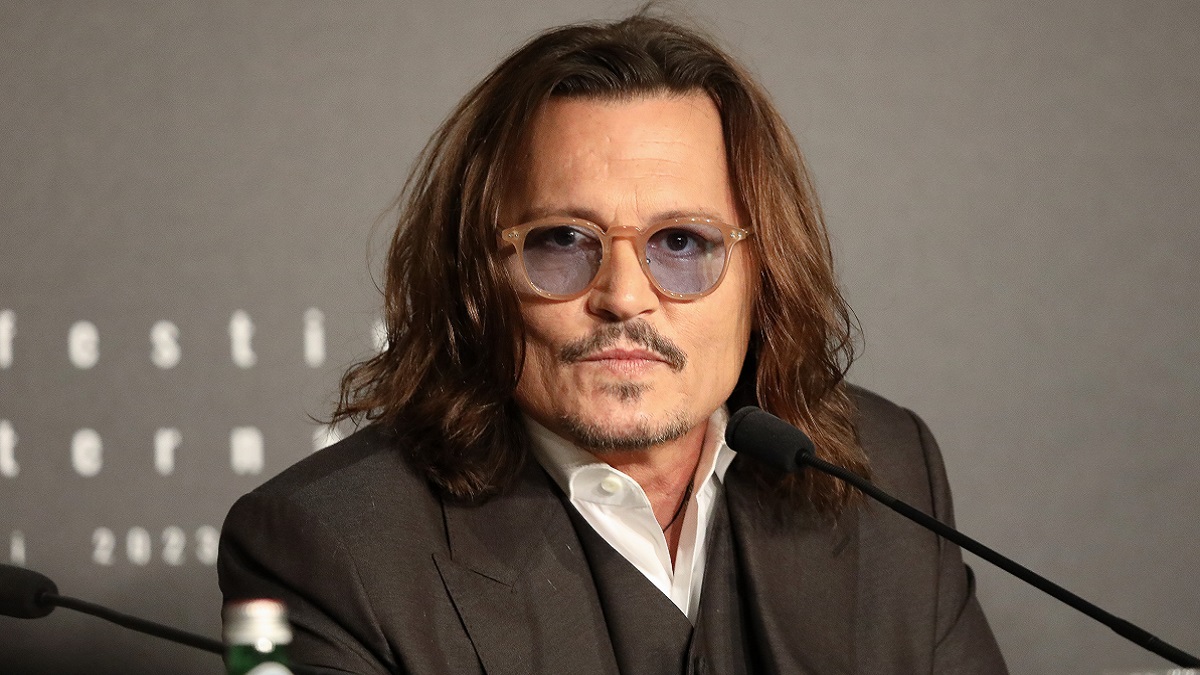 Johnny Depp alla conferenza stampa di Jeanne Du Barry al 76esimo Festival di Cannes