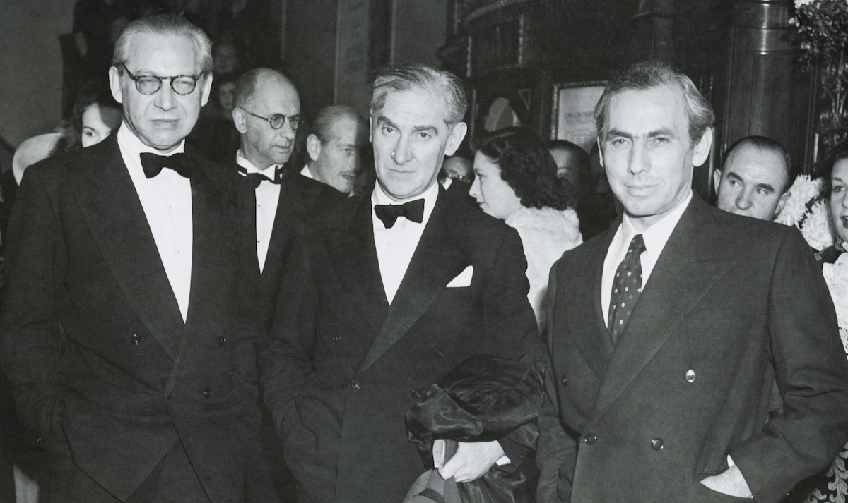 I fratelli Korda: da sinistra a destra, Alexander Korda, Vincent Korda e Zoltan Korda a Londra nel 1947