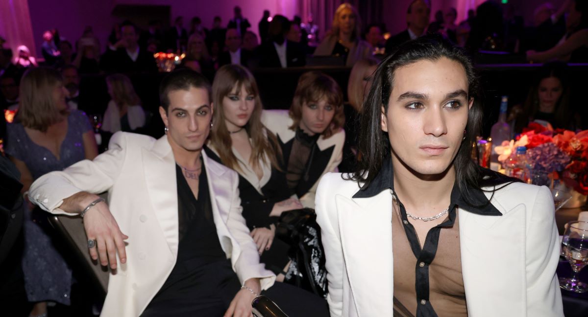 Damiano David, Victoria De Angelis, Thomas Raggi e Ethan Torchio dei Måneskin al Gala & Grammy Salute to Industry Icons nel febbraio del 2023 a Los Angeles