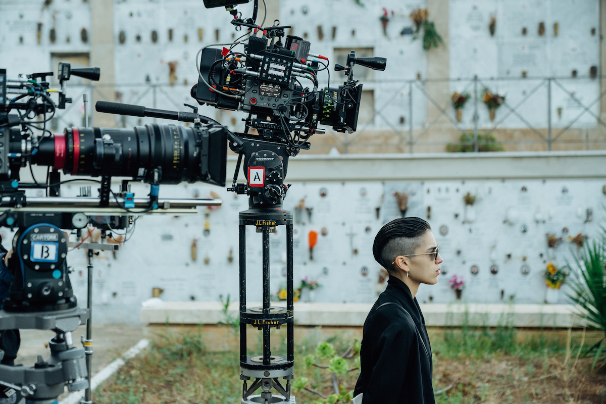 Selene Caramazza nel backstage della serie The Bad Guy