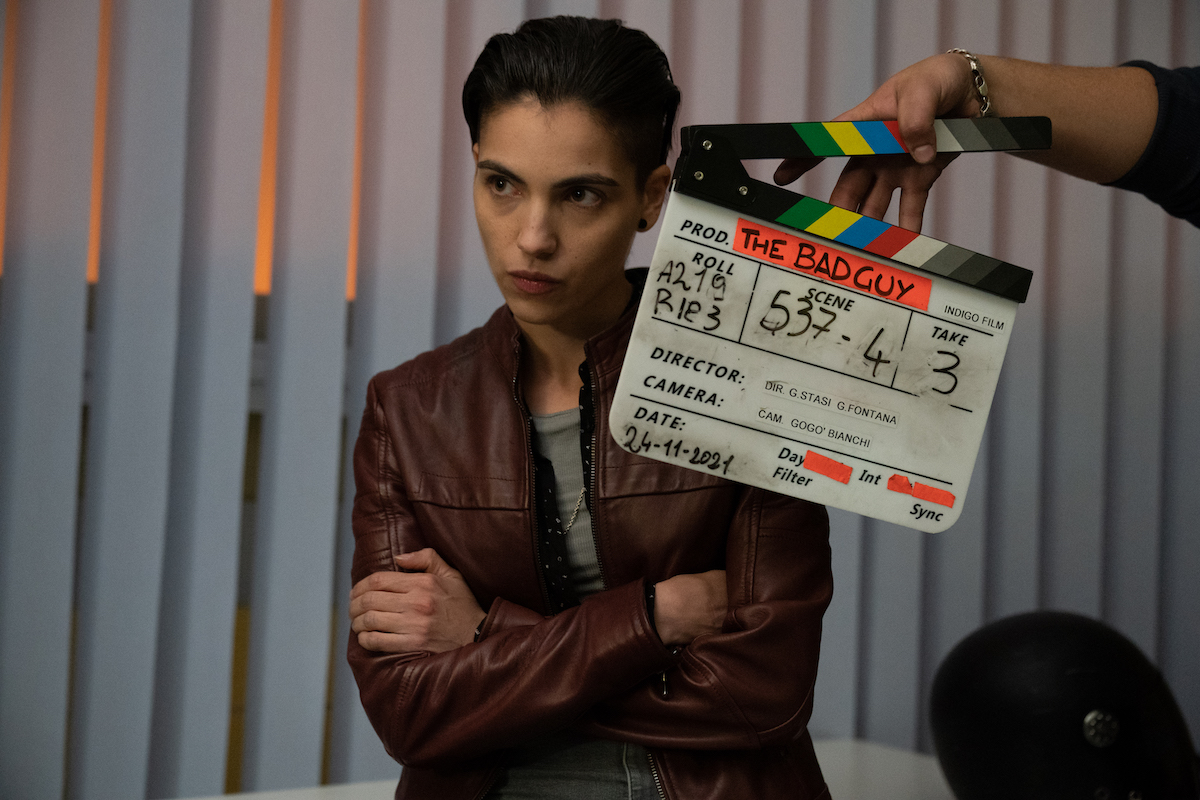 Selene Caramazza prima di un ciak sul set di The Bad Guy