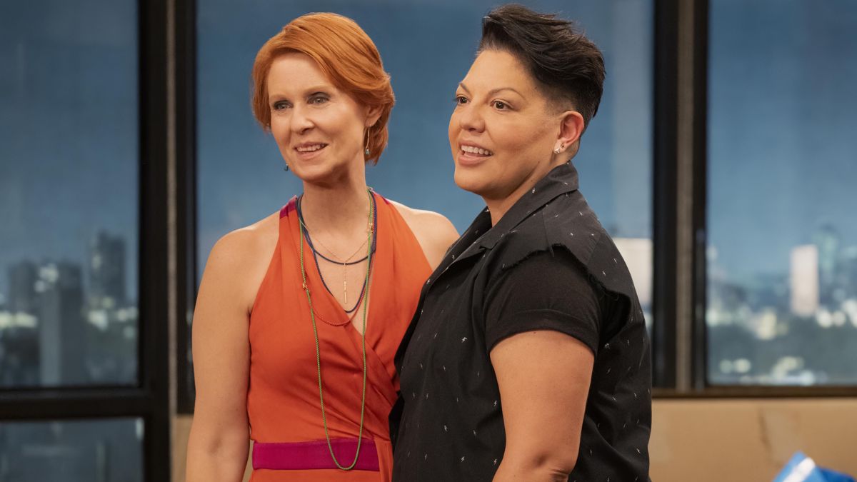 Sara Ramirez in una scena di And Just Like That...2