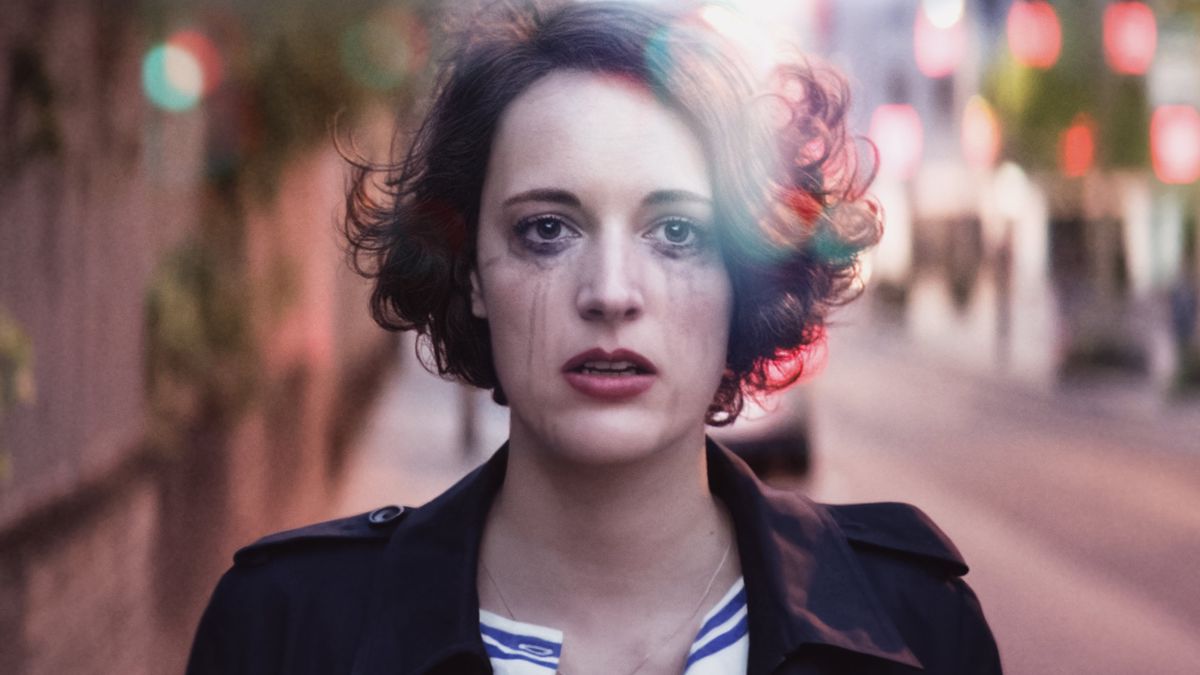 Phoebe Waller-Bridge nell'immagine di locandina della prima stagione di Fleabag