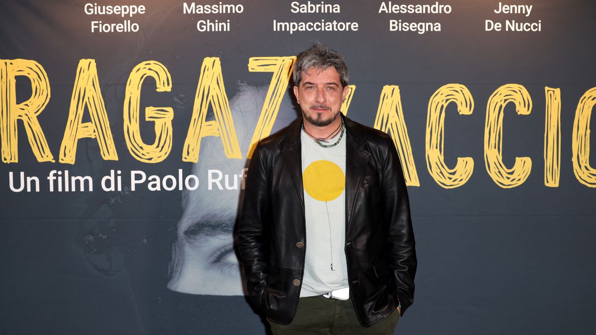 Paolo Ruffini al photocall di Ragazzaccio al Teatro Brancaccio nel 2022