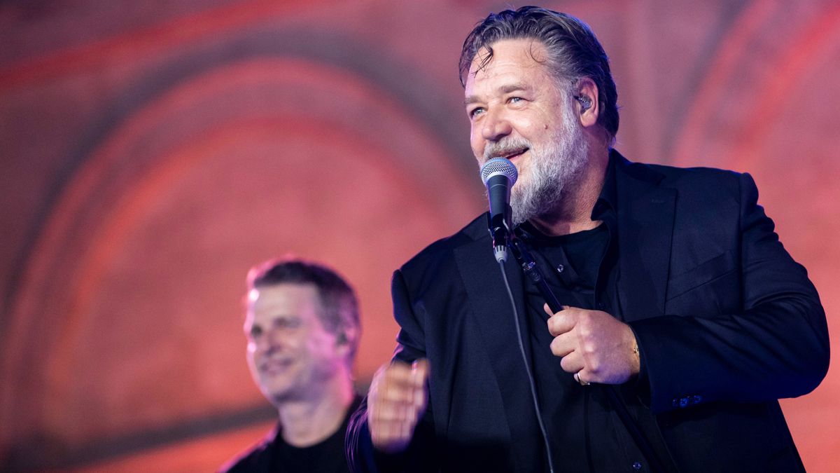 Russell Crowe sul palco del Teatro Antico di Cinecittà