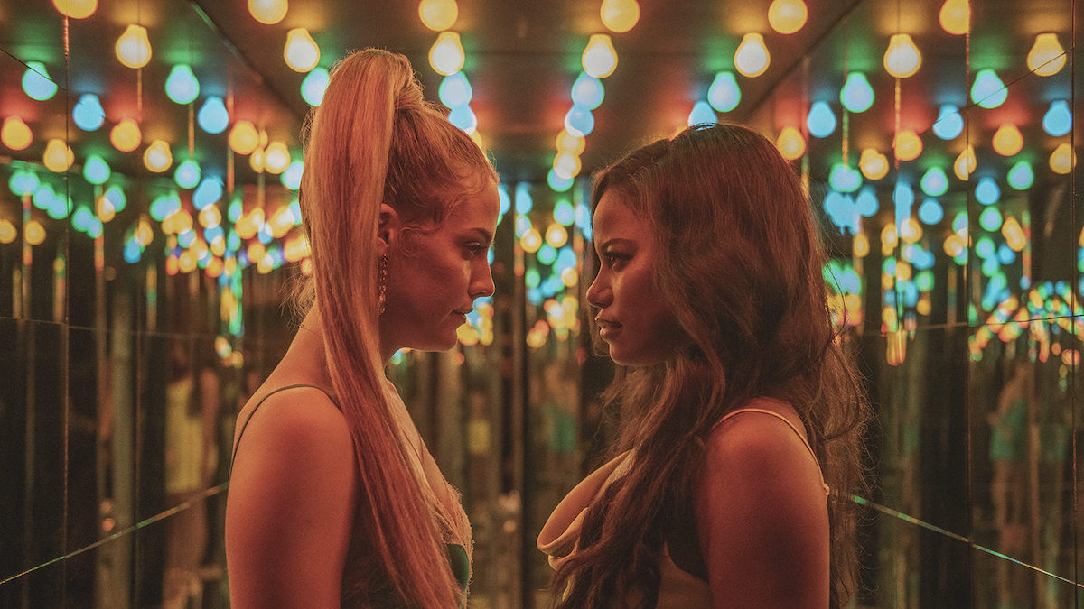 Riley Keough e Taylour Paige in Zola di Janizca Bravo