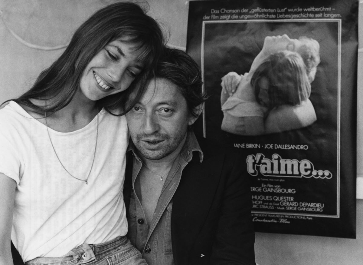 Jane Birkin e Serge Gainsbourg durante la promozione di Je t'aime... moi non plus (il film), nel 1976