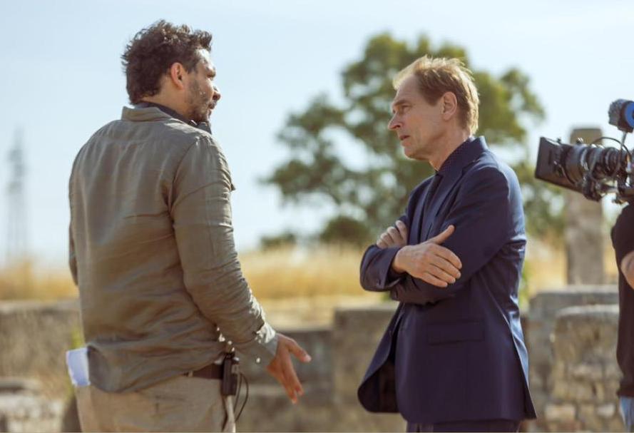 Valerio Esposito sul set di Double Soul con Julian Sands