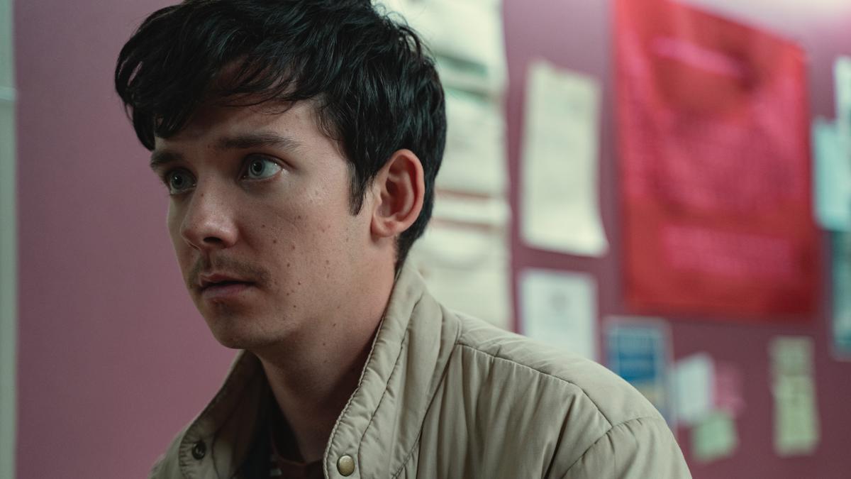 Asa Butterfield in Sex Education, primo ospite in lista al Giffoni 2024