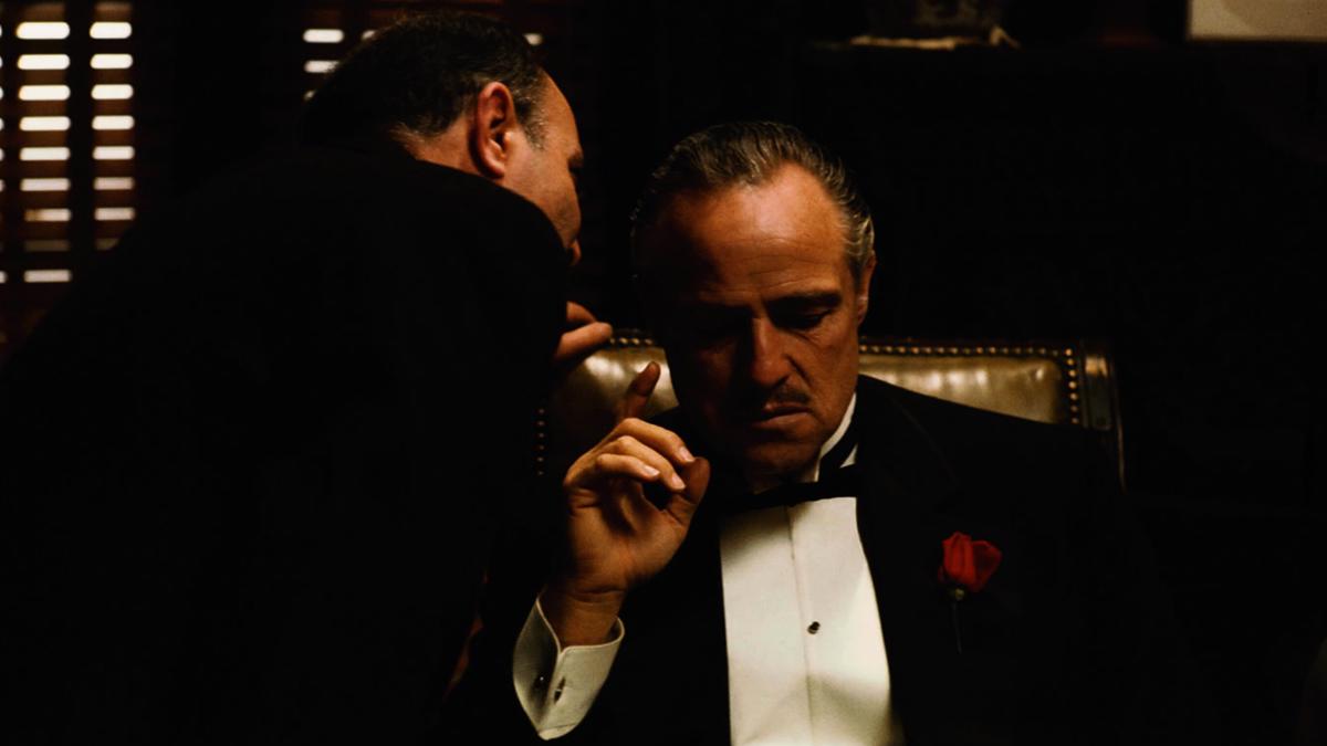 Marlon Brando nei panni di Don Vito Corleone nel Padrino di Francis Ford Coppola