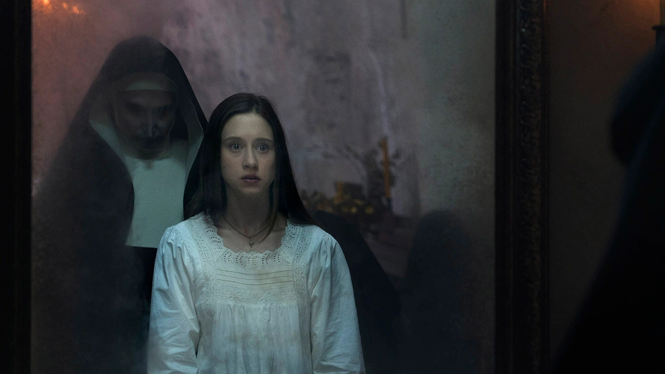 Una scena dal trailer di The Nun 2