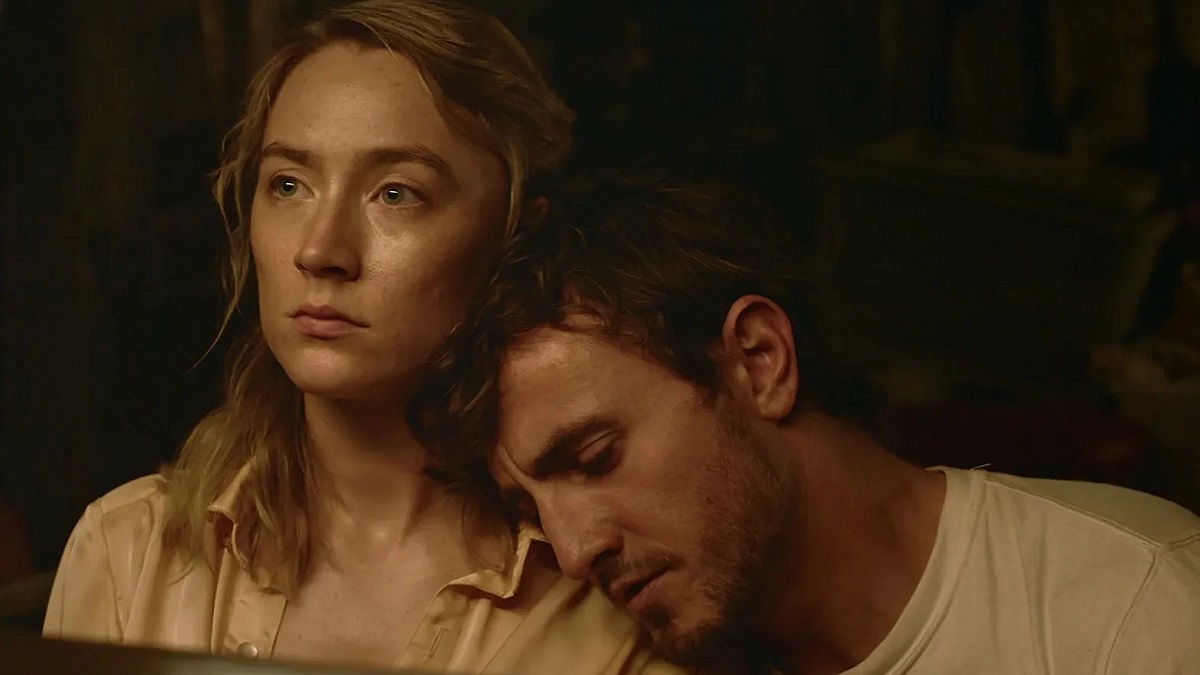 Saoirse Ronan e Paul Mescal in Foe