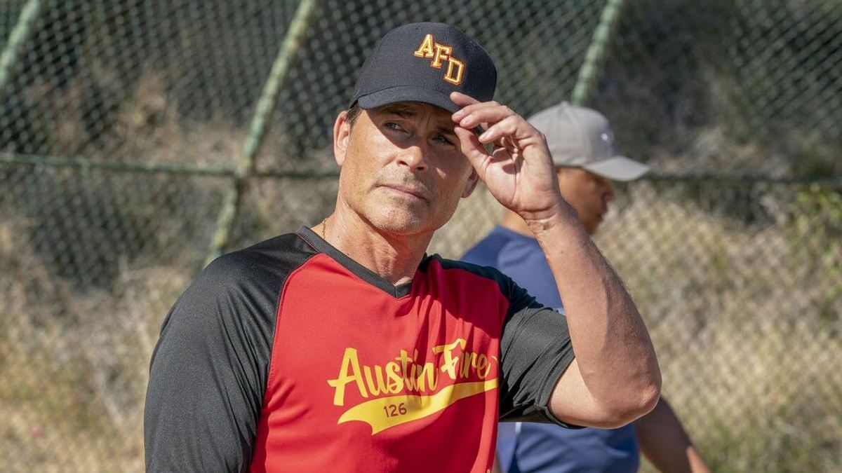 Rob Lowe in una scena di 9-1-1: Lone Star