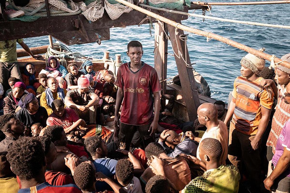 Una foto di scena del film di Matteo Garrone Io Capitano, in concorso alla Mostra di Venezia, sul dramma dei migranti