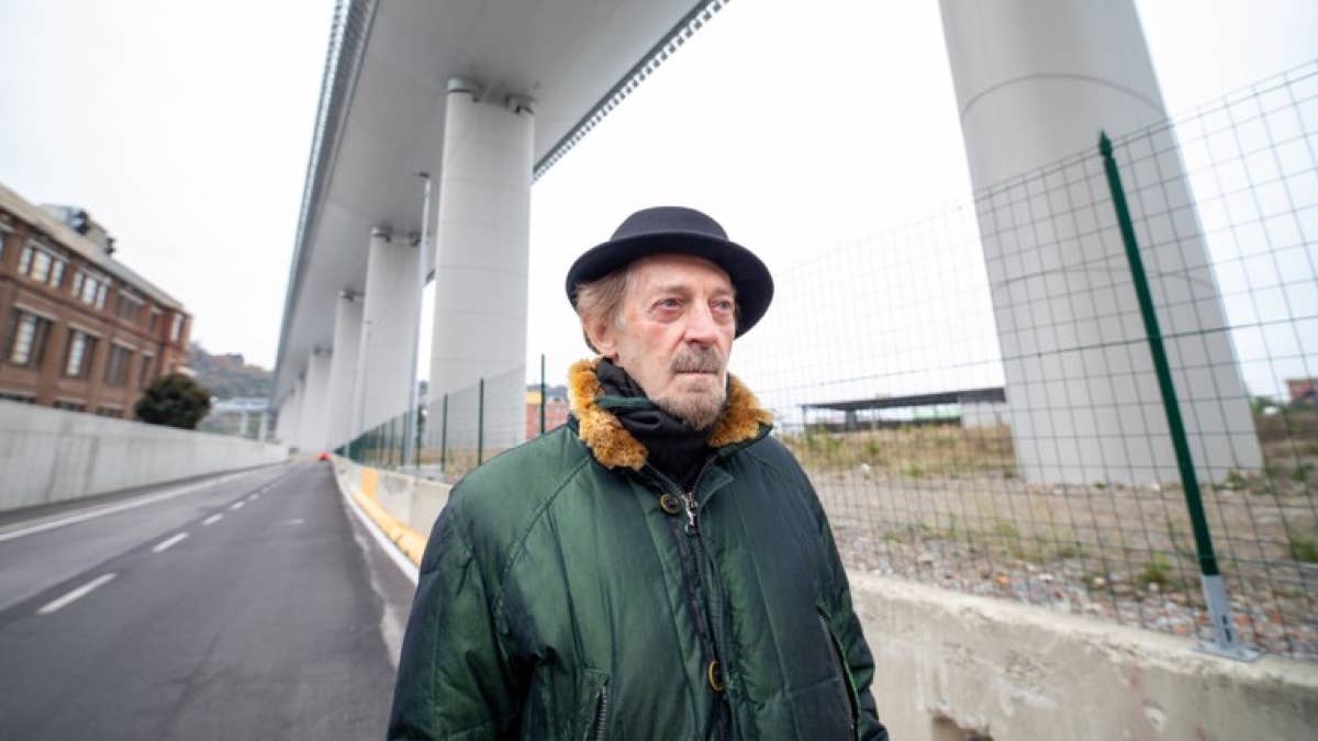 Ermanno Cavazzoni sotto il viadotto San Giorgio in Vite non calcolate