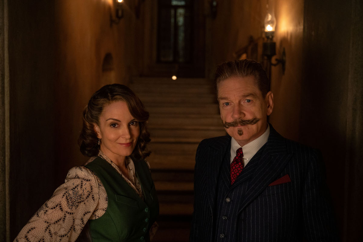 Tina Fey e Kenneth Branagh in Assassinio a Venezia, primo al box office al 17 settembre 2023