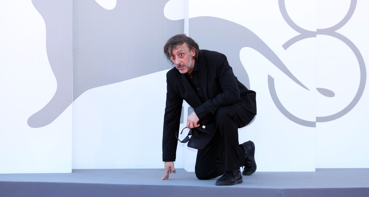 Massimo Ceccherini sul red carpet per Io, capitano alla Mostra del Cinema di Venezia (settembre 2023)