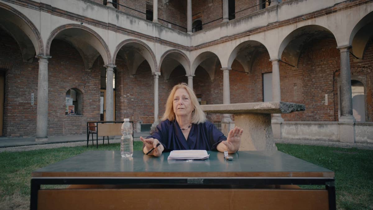 Marina Valcarenghi in una scena di Il popolo delle donne