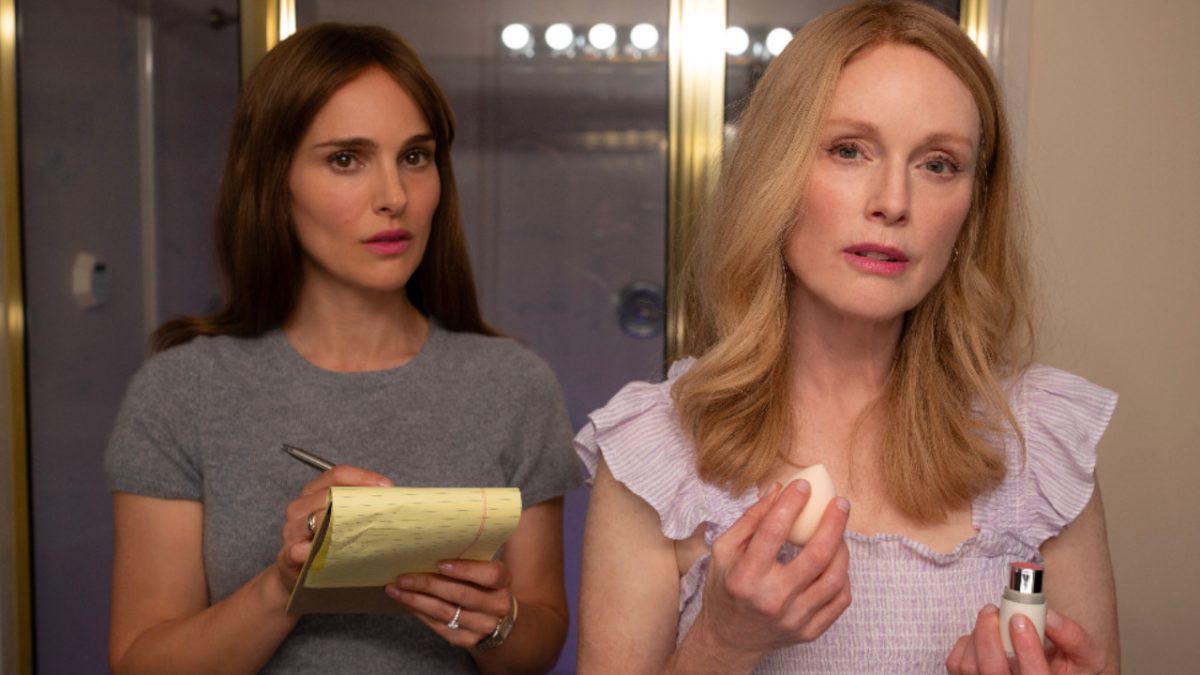 Natalie Portman e Julianne Moore in una scena di May December, grande escluso ai Golden Globes