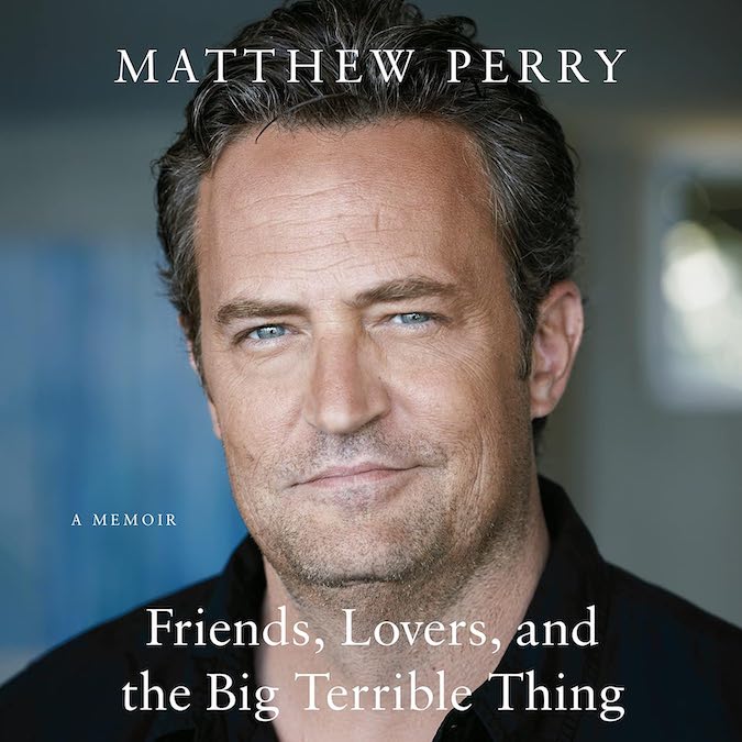 La copertina del libro con cui Matthew Perry ha raccontato il suo calvario