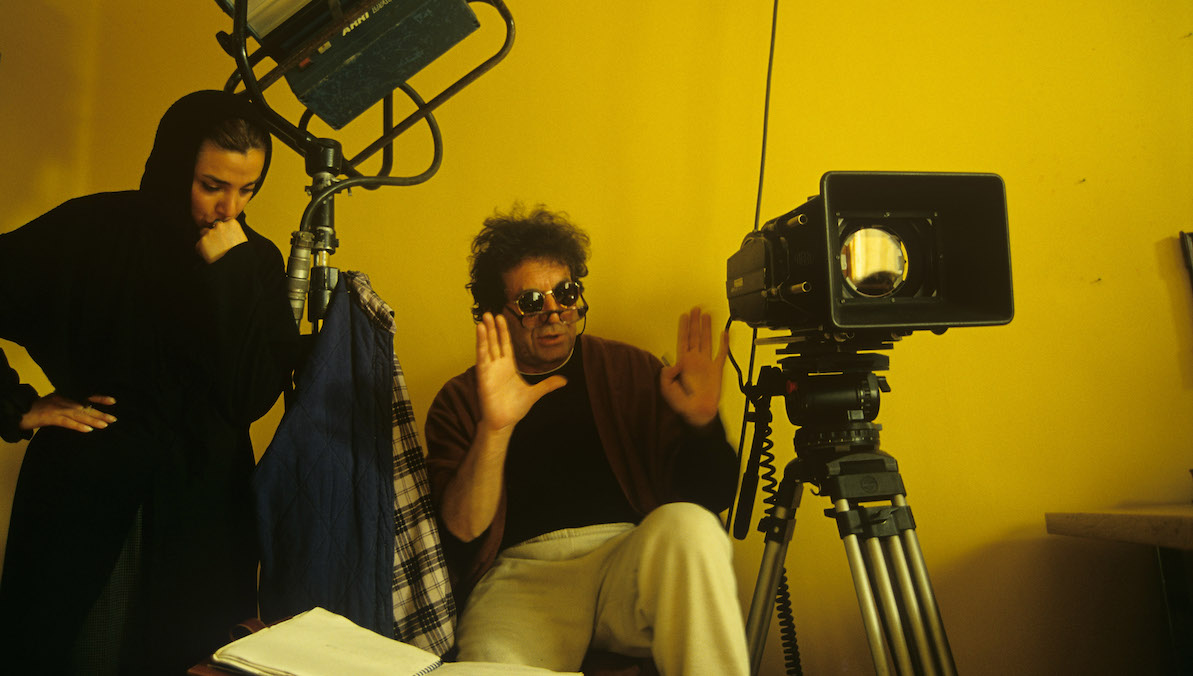 Dariush Mehrjui sul set di the Pear Tree