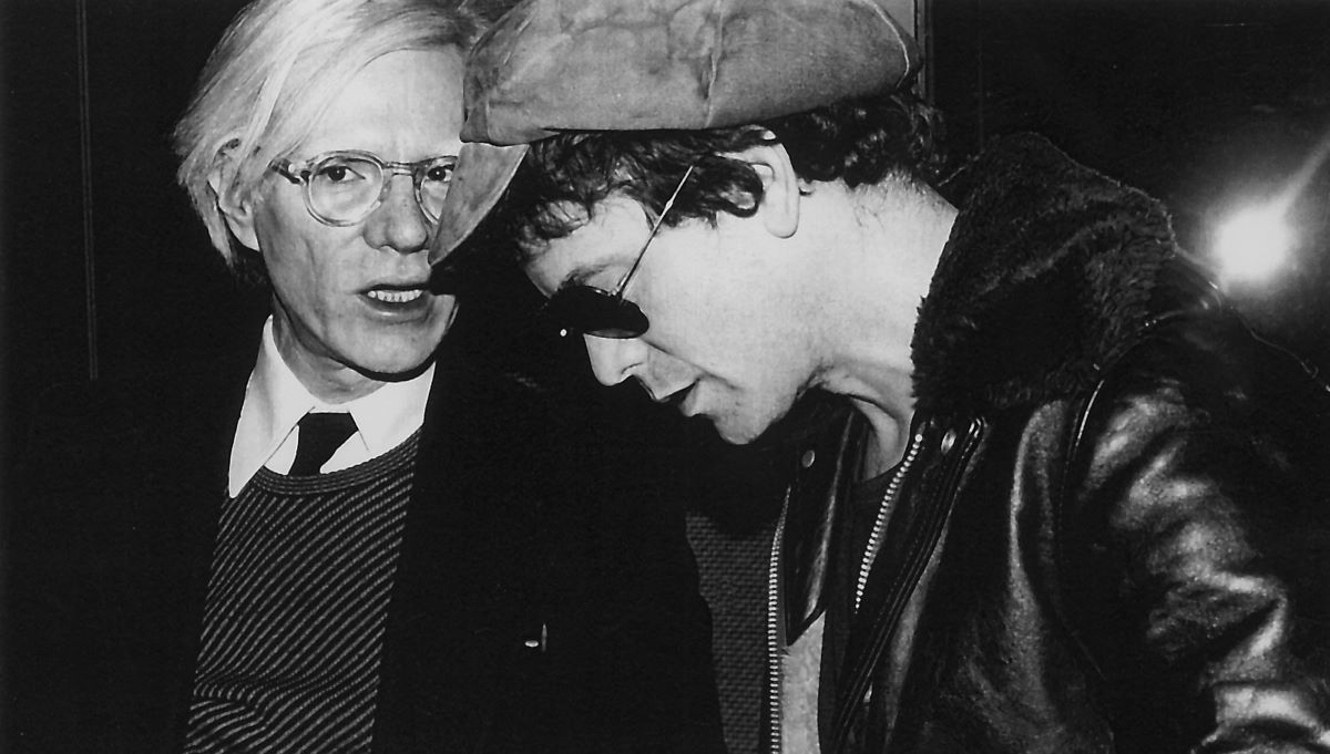 Lou Reed con Andy Warhol durante un evento allo Studio 54 di New York nel 1977