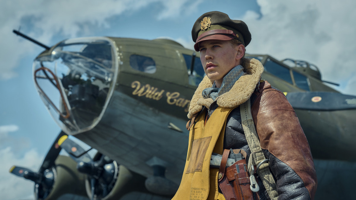 Austin Butler in una scena di Masters of the Air, serie di Steven Spielberg