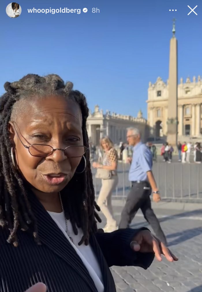 Whoopi Goldberg a Piazza San Pietro (via Instagram Stories)