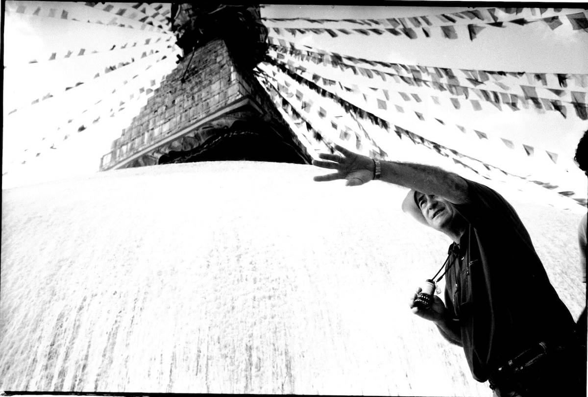 Bertolucci sul set del Piccolo Buddha