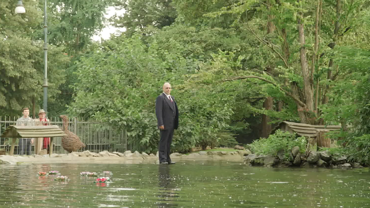 Gustavo Rol cammina sull'acqua in presenza di Federico Fellini e Lorenzo Pellegrini