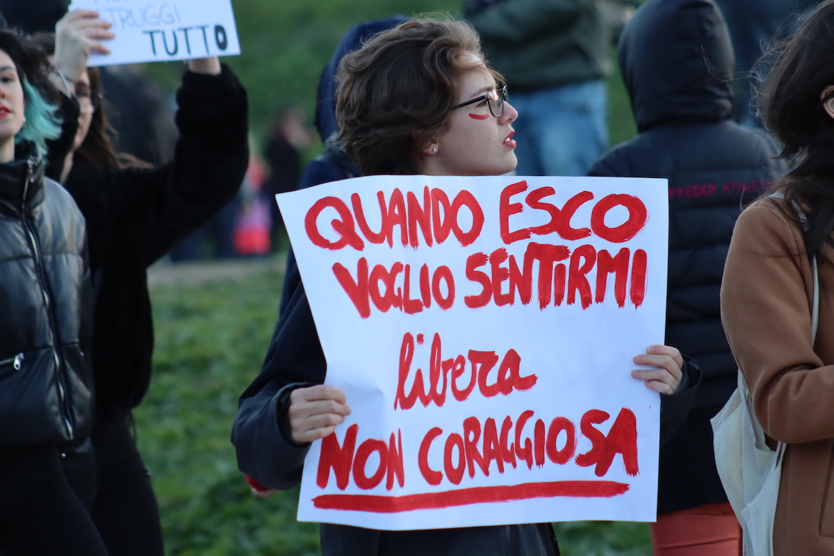 25 novembre: il fotoreportage di THR Roma dal corteo a Roma