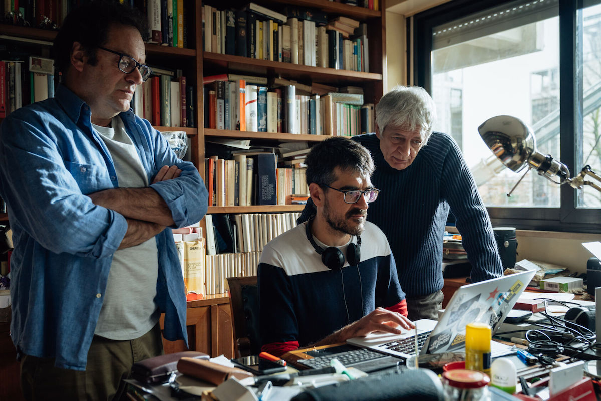 Roan Johnson e Diego Ribon con Fabrizo Bentivoglio, sul set di Monterossi 2