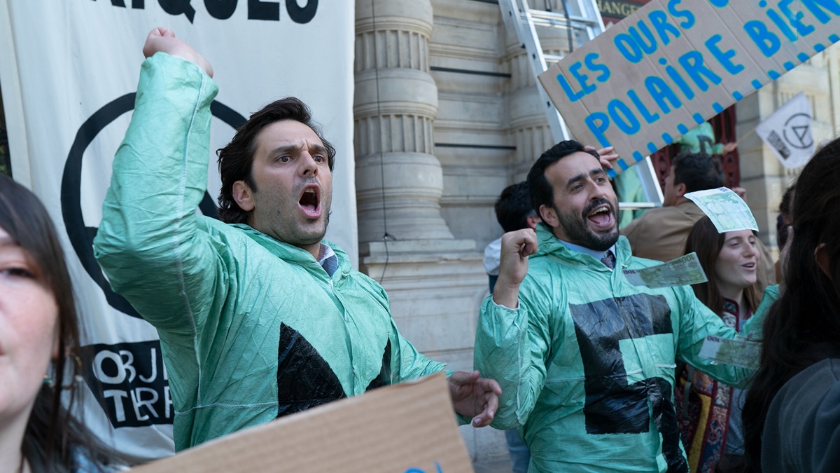 Pio Marmaï e Jonathan Cohen in Un anno difficile di Olivier Nakache e Eric Toledano