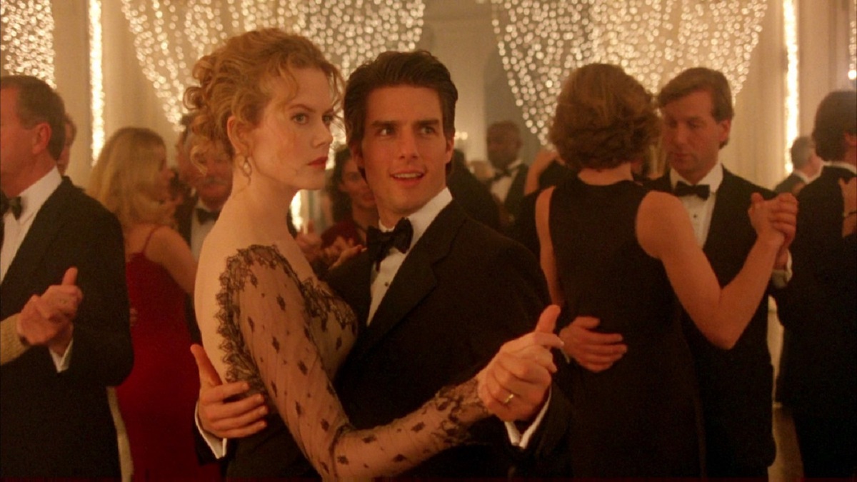 Nicole Kidman e Tom Cruise in una scena di Eyes Wide Shut