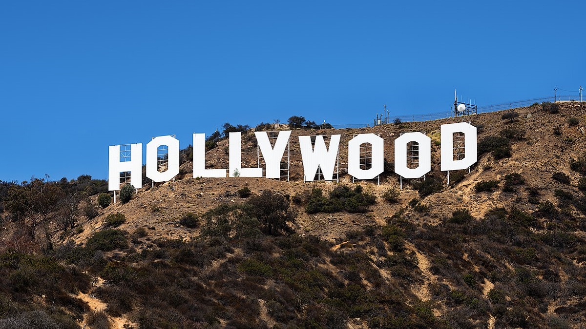 La collina di Hollywood - contratti