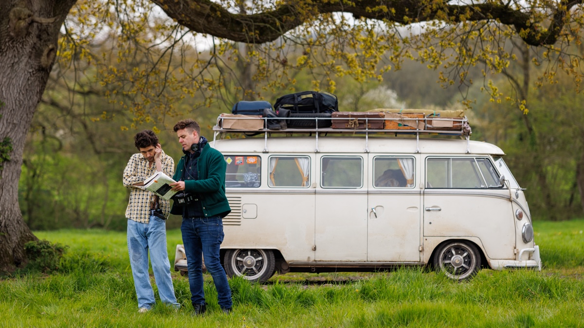 Ben Whishaw e Tom Stuart sul set di Good Boy. Photo Credit James Loxley